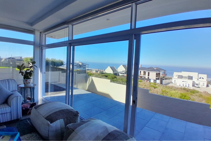 4 Bedroom Property for Sale in Yzerfontein Western Cape